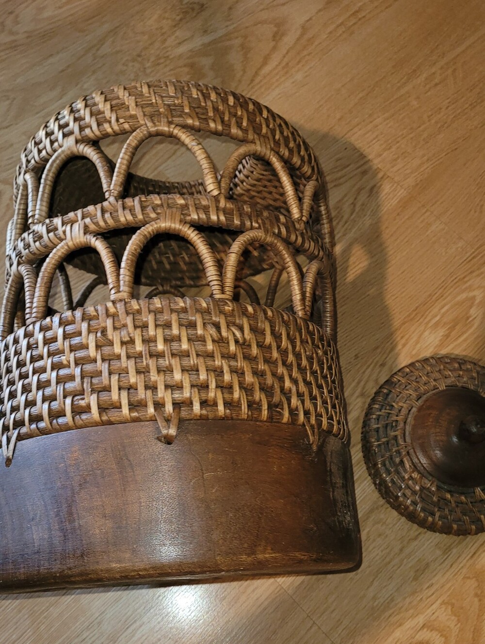 Vintage Wicker Basket - Picture 6 of 8